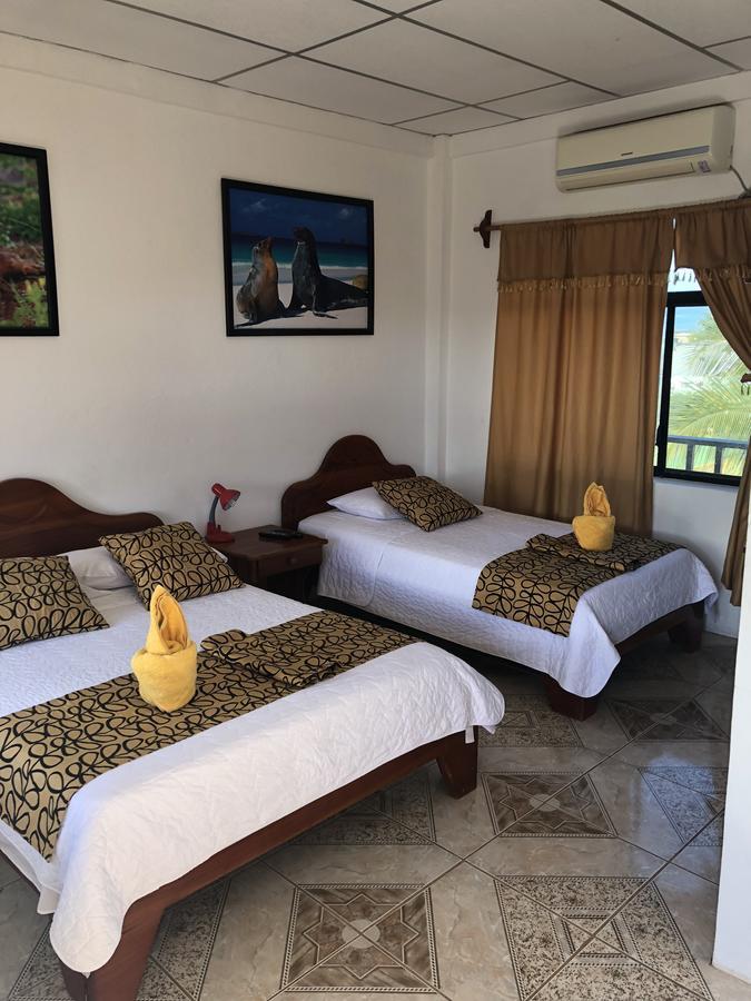 Hostal Sandrita Пуерто Виламил Екстериор снимка